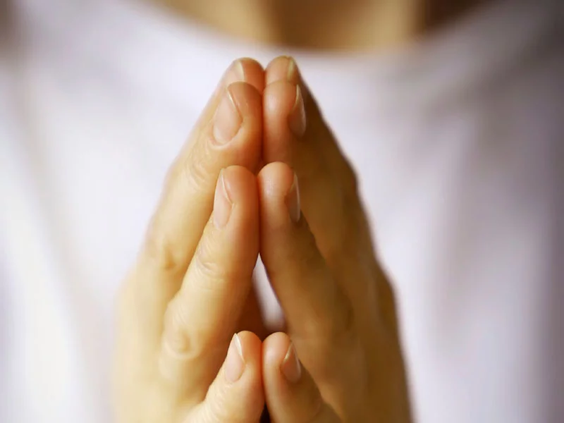 Berdoa tanpa henti, salah satu cara mencari jodoh yang diajarkan dalam Islam