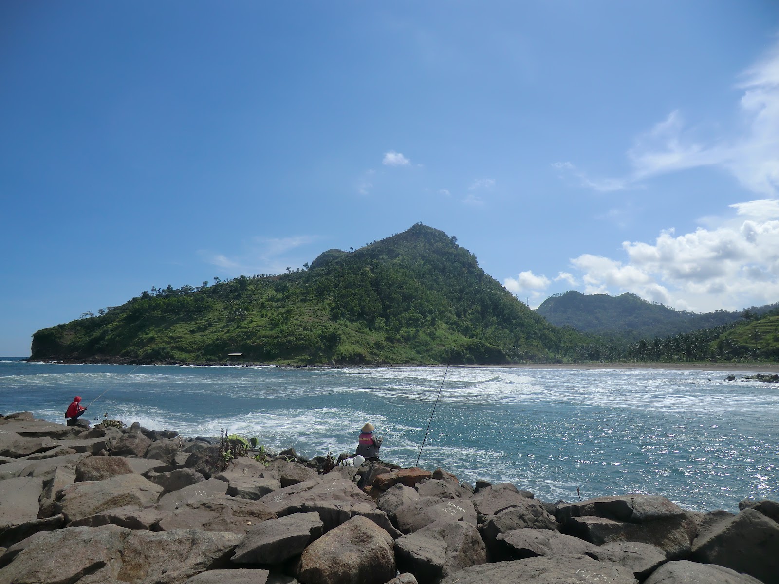 Pantai Suwuk dan Surga yang Tersembunyi 1