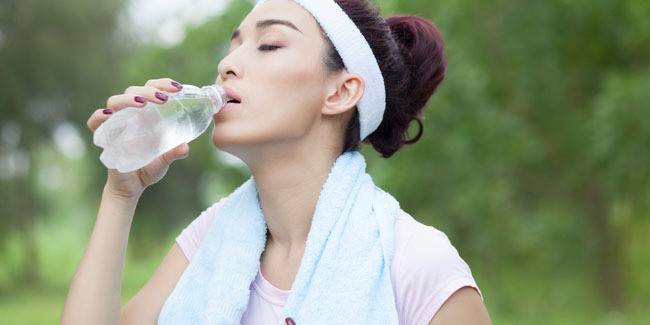  Minum  Air  Es Membuat Perut jadi Buncit Fakta atau Mitos 