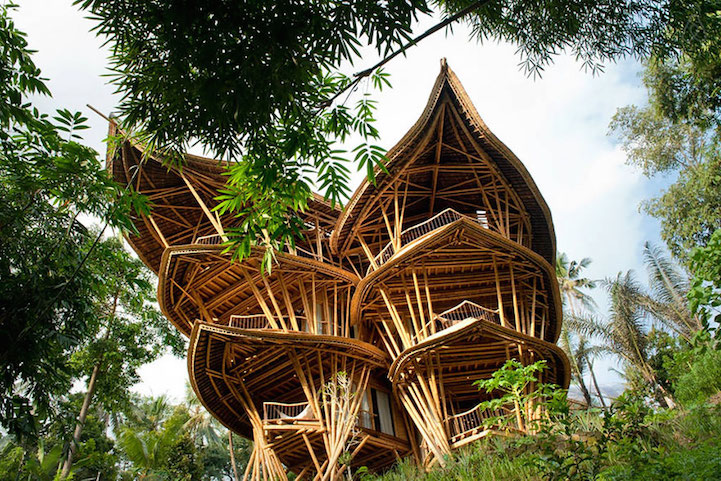 Rumah Bambu di Bali ini Pasti akan Membuatmu Berdecak Kagum! 1