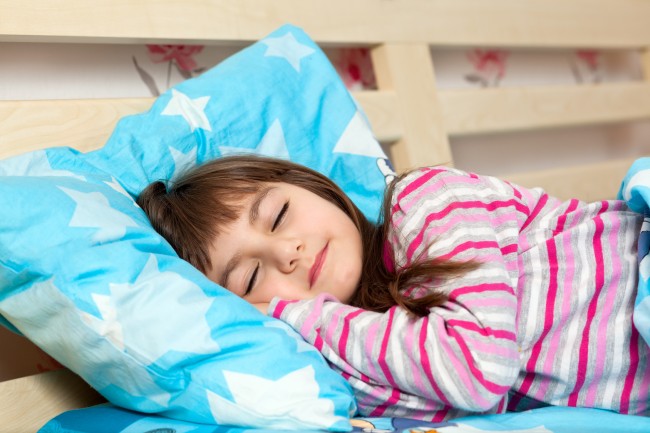 manfaat tidur siang bagi anak