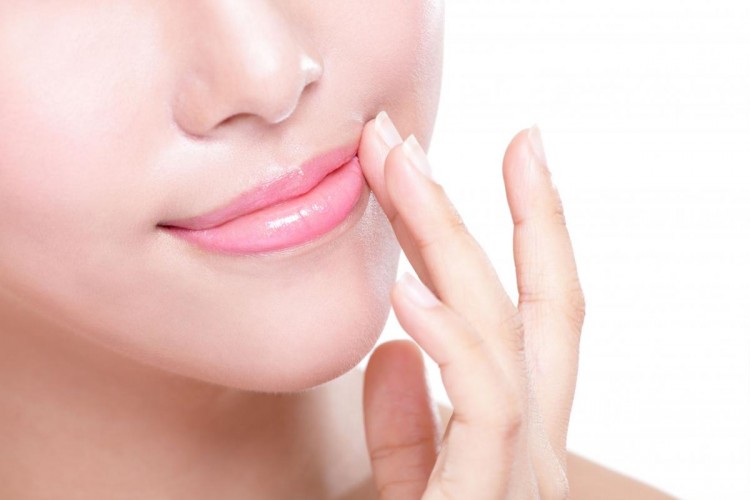 tips merawat bibir merah alami