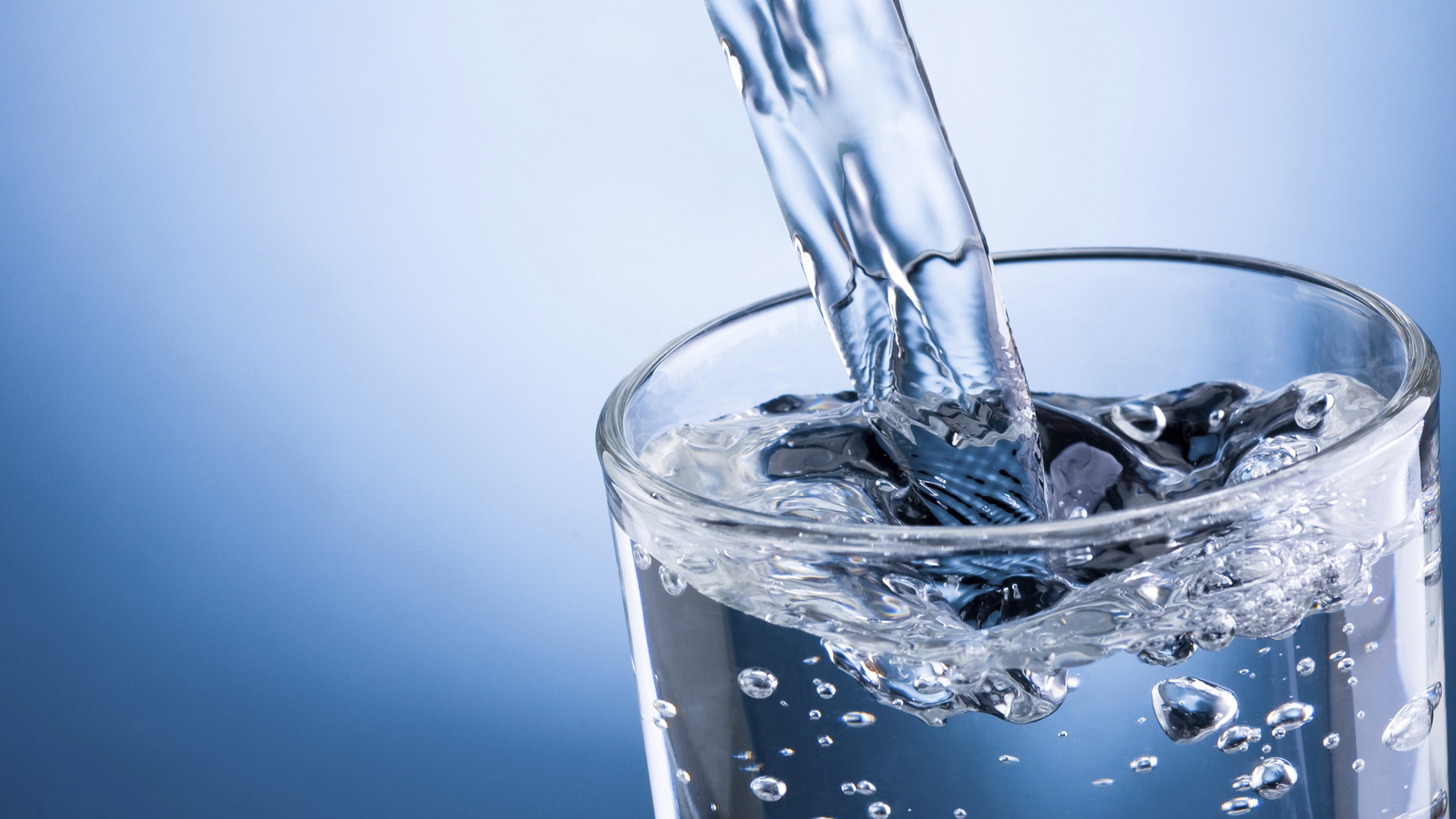 manfaat air mineral bagi kesehatan tubuh