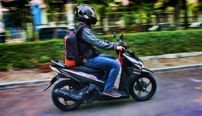 tips aman berkendara motor bagi yang berpuasa